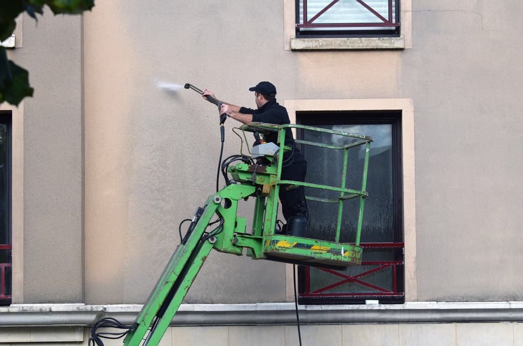Limpieza y restauración de fachadas en Galicia
